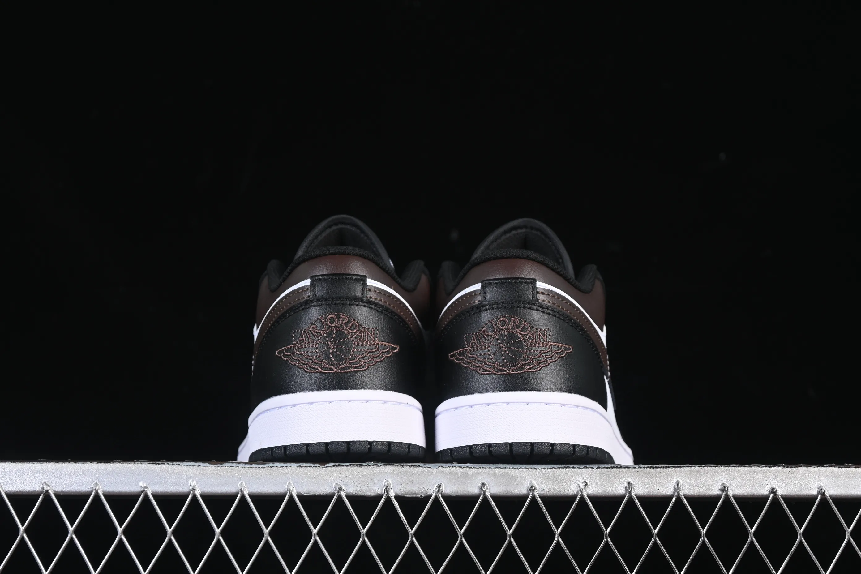 All categories Air Jordan Jordan series basketball shoes Air Jordan 1 Low G version pure original Air Jordan 1 Low AJ1 Joe 1 black color low-top cultural casual sneakers IO3393-010
